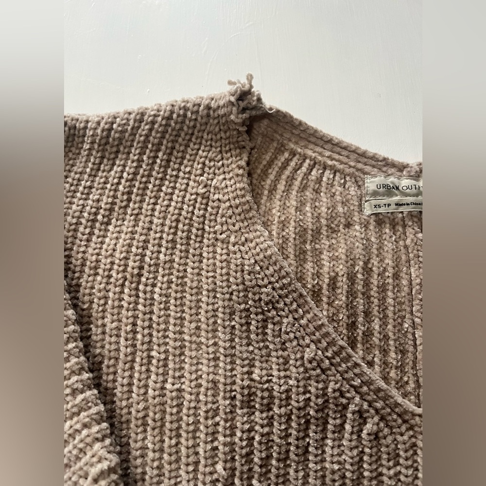 urban outfitters sweater - Picture 4 of 5